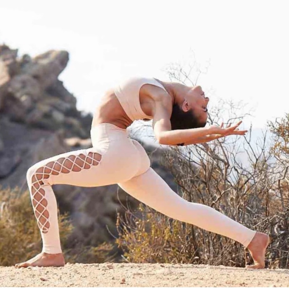 alo yoga leggings